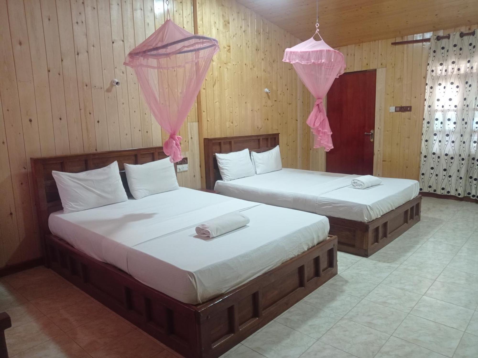 Silver Beach Hotel Trincomalee Buitenkant foto