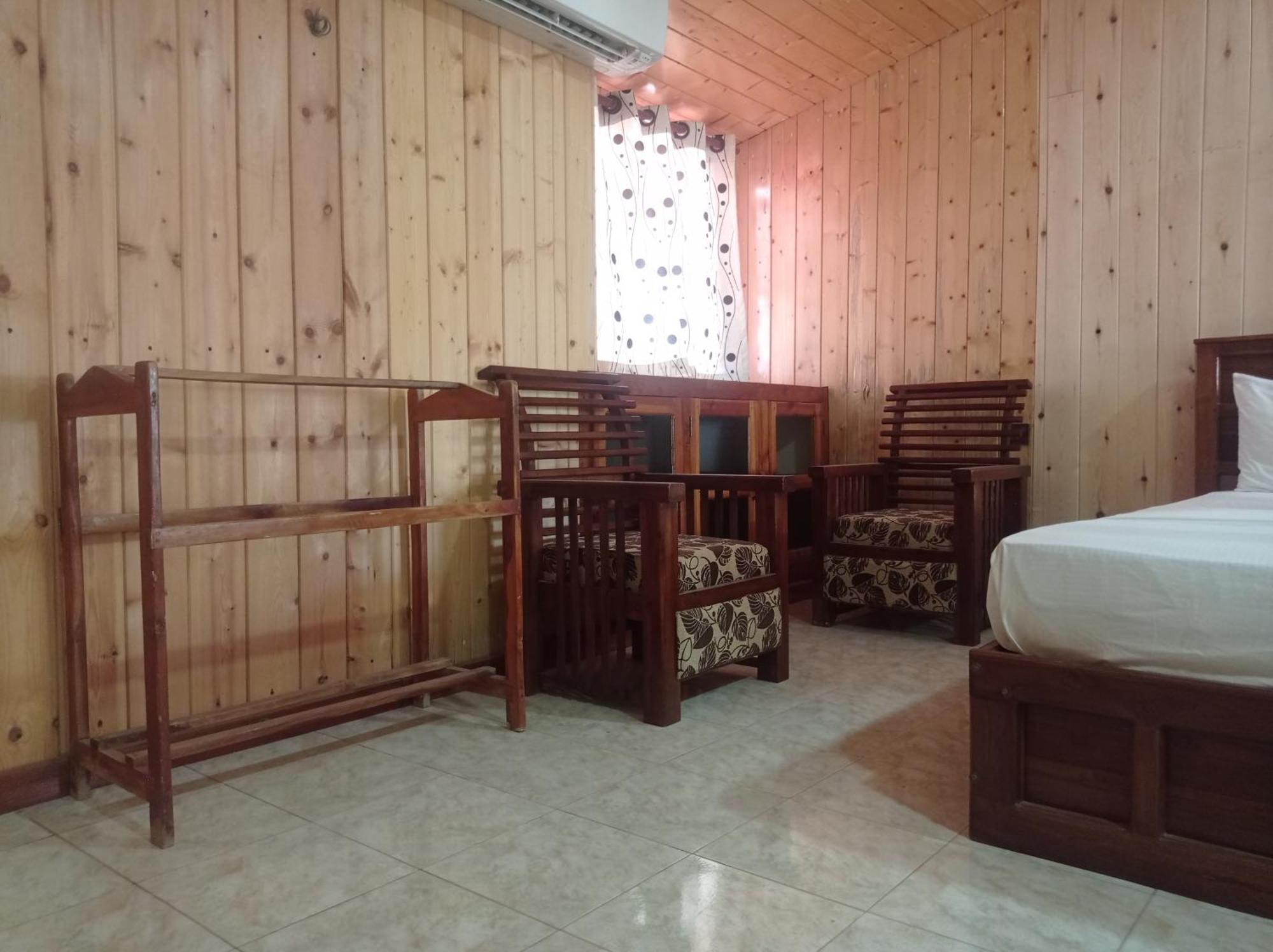 Silver Beach Hotel Trincomalee Buitenkant foto