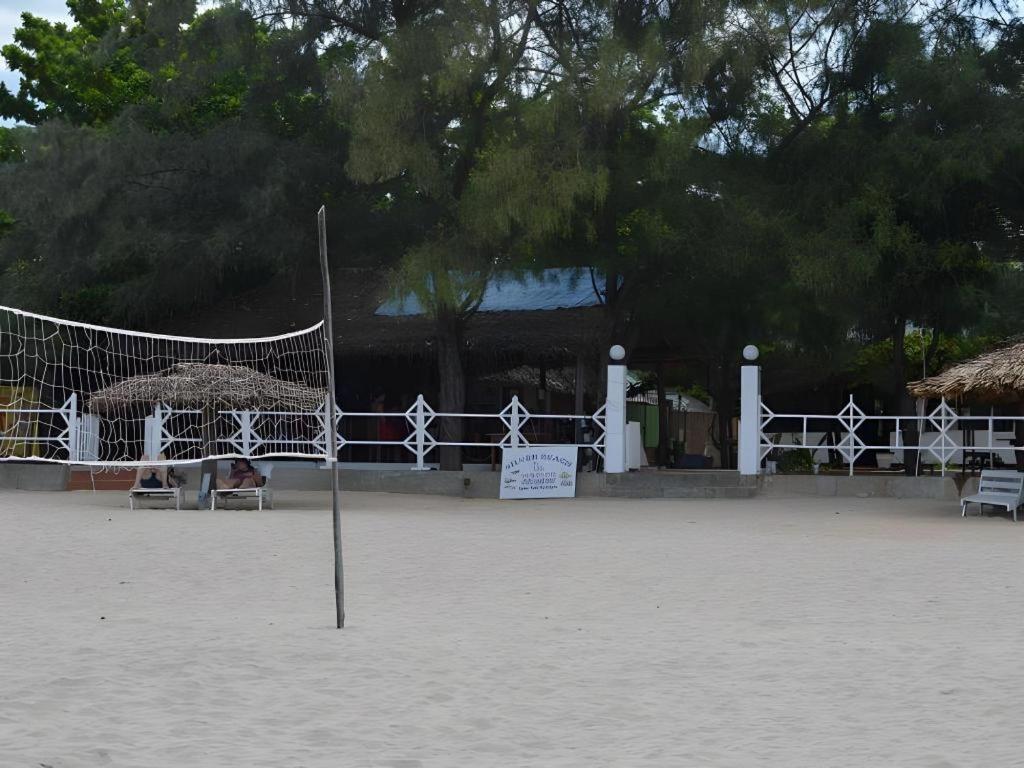 Silver Beach Hotel Trincomalee Buitenkant foto