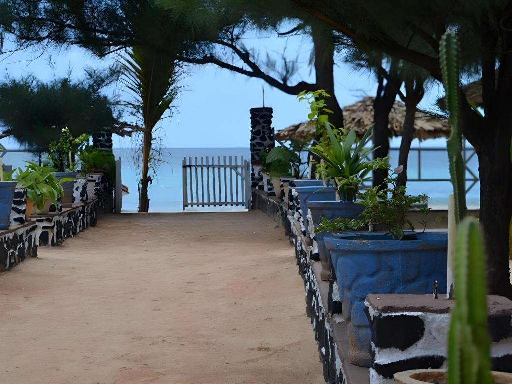 Silver Beach Hotel Trincomalee Buitenkant foto
